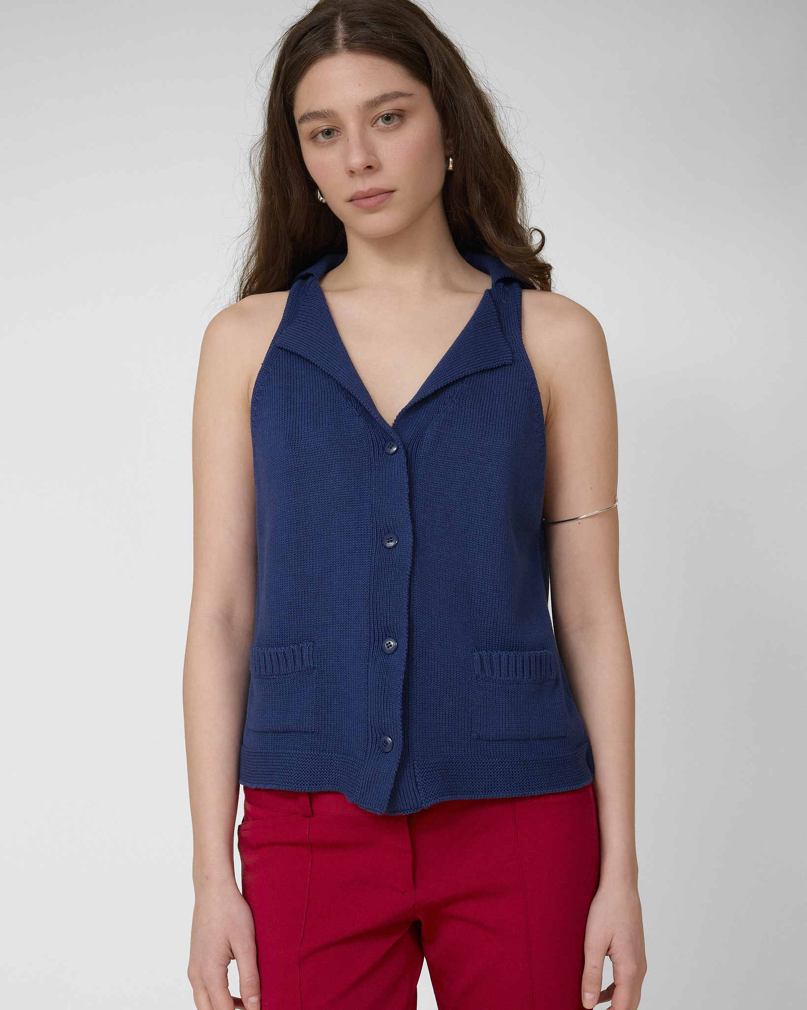 SLEEVELESS TOP